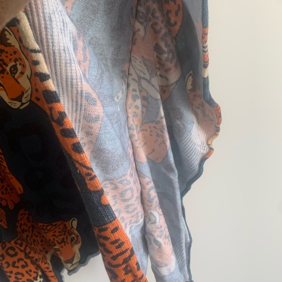 Conditions apply bat wing sleeve turtleneck - Picture 3 of 3